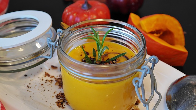 Kürbissuppe mit Bündnerfleisch